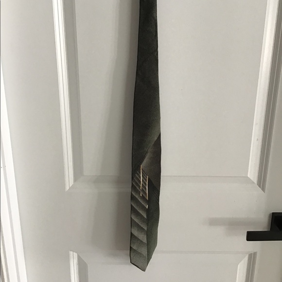 Arrow - Mens Necktie - 100% Imported Silk - Green - Picture 1 of 6